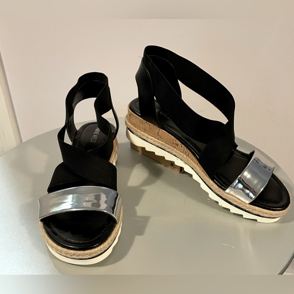 Nine West wedge sandal, black & silver, Size 8.